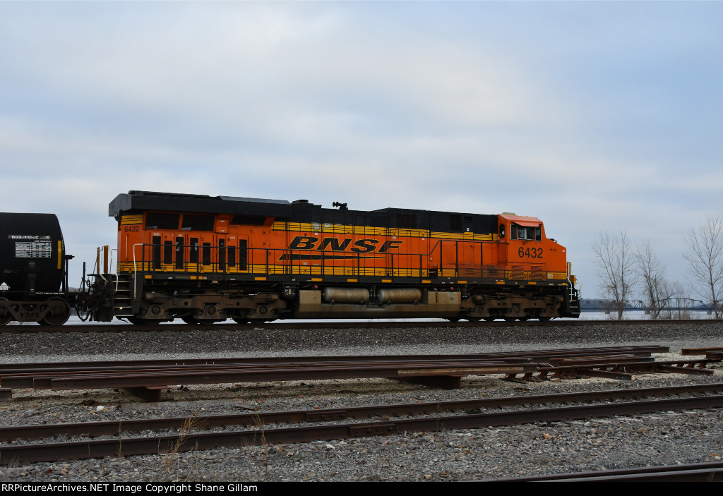 BNSF 6432 Dpu.